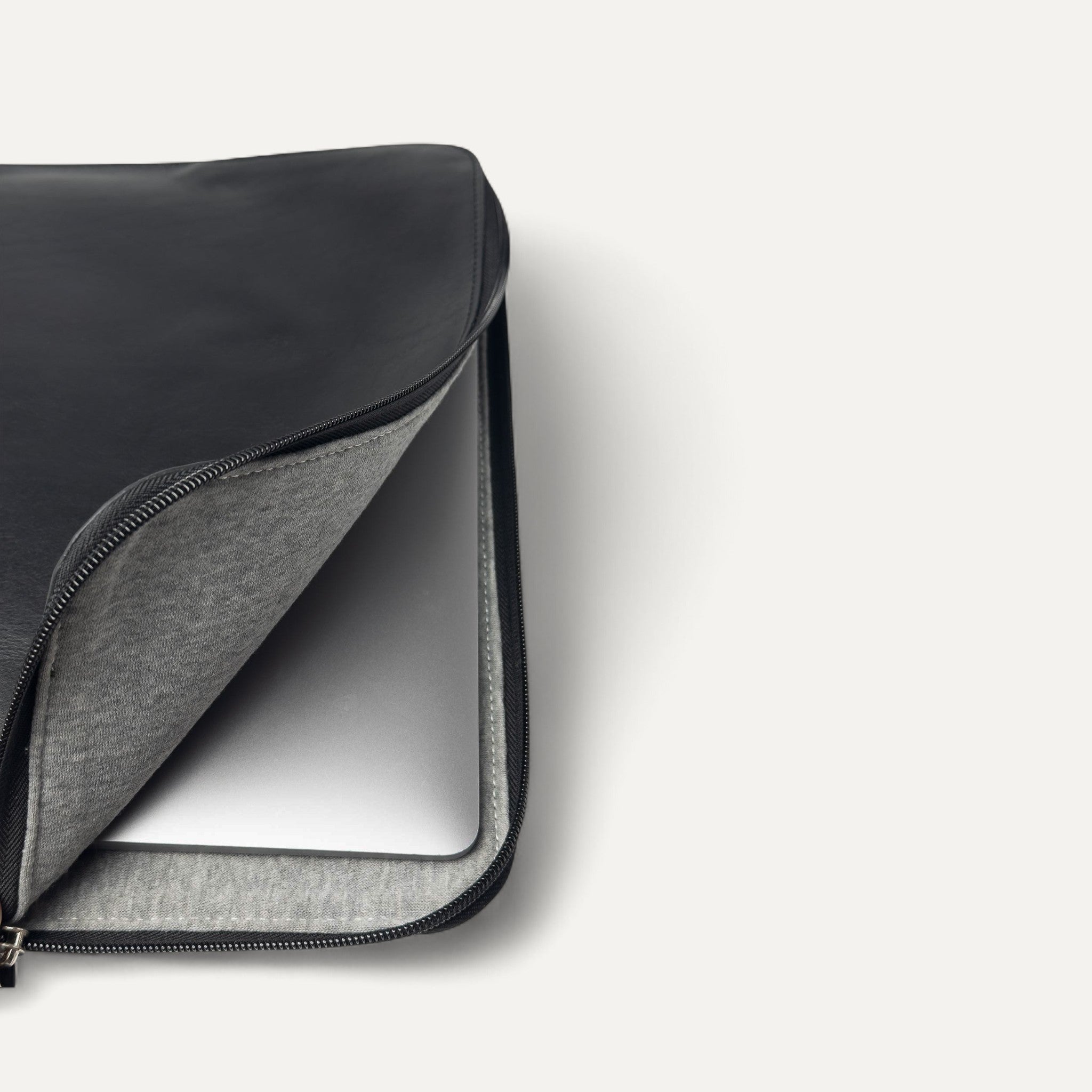 Aegis Slim Laptop Folio