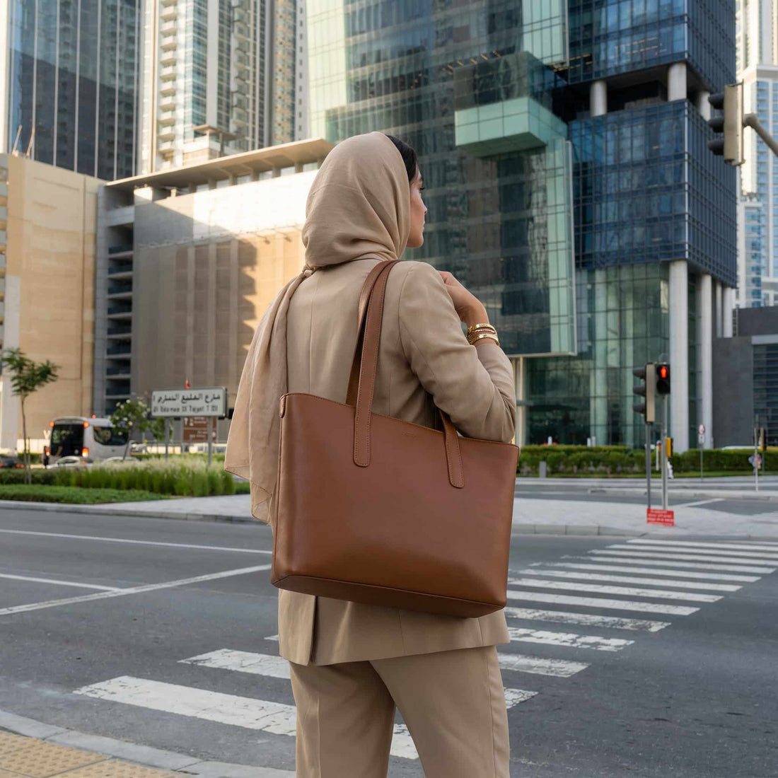 Astrid Tote In Calf Leather - Emery