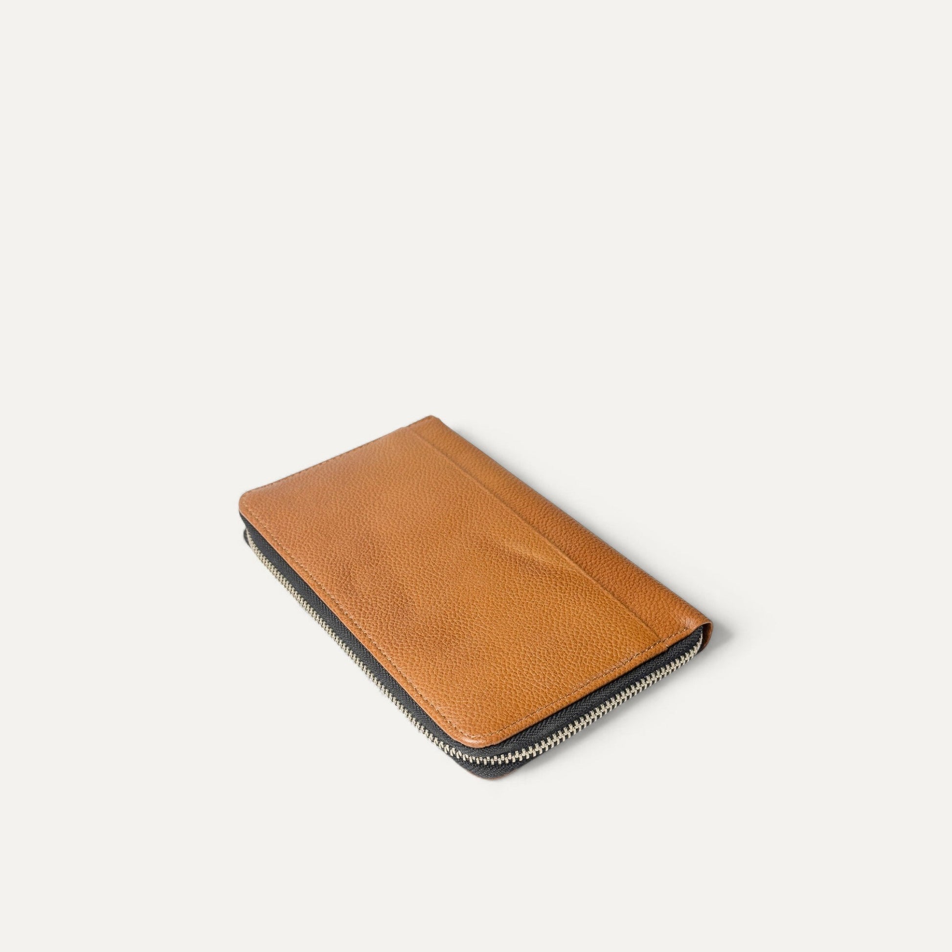 Voyager Travel Wallet - Emery