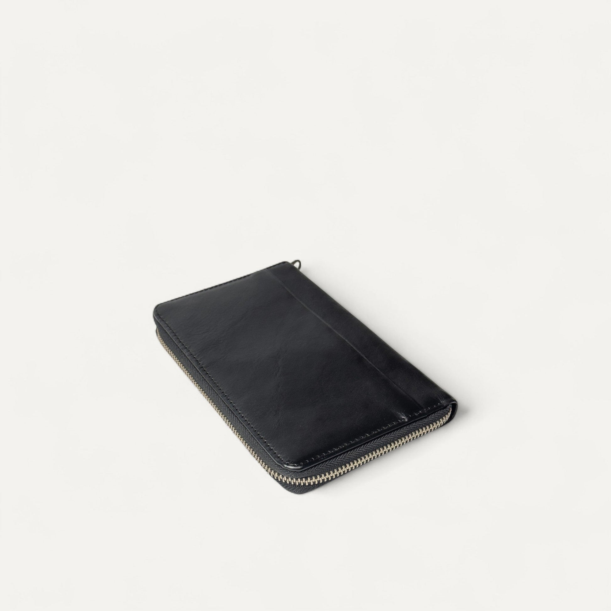 Voyager Travel Wallet - Emery